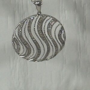 .75 CTW 14 K White Gold diamond circle pendant NEW
